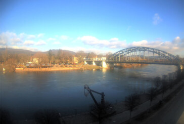 Webcam sendet wieder: Blick auf Weser und Brücke ist zurück